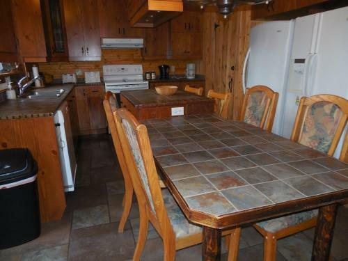 Chalets & Appartements Au Chant De La Rivi�re