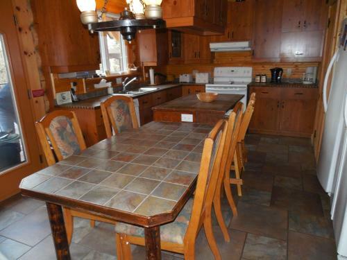 Chalets & Appartements Au Chant De La Rivi�re