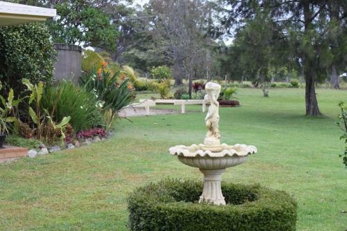 Bed & Breakfast Yarrahapinni Homestead