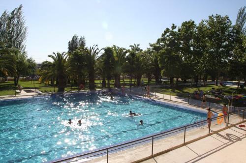 Hostal - Bungalows Camping C�ceres