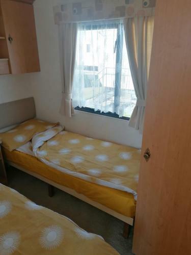 L&g Family Holidays 8 Berth Coral Beach John Max 4 Adults