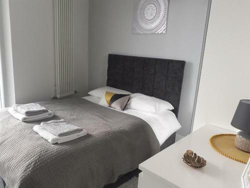 Luxury Highcross 2 Bedroom Apartment
