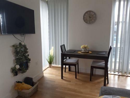 Luxury Highcross 2 Bedroom Apartment