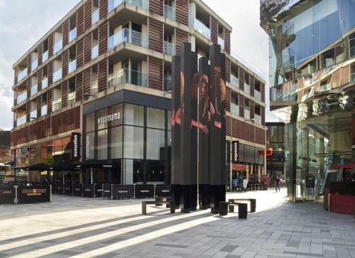 Luxury Highcross 2 Bedroom Apartment