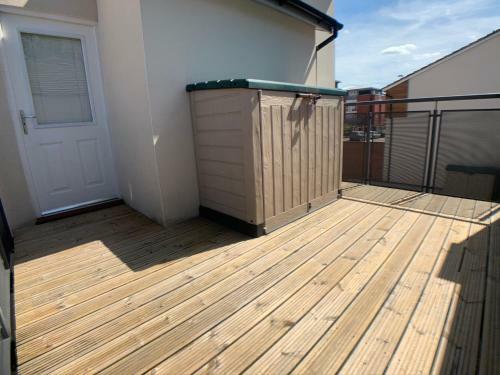 2 Bed House Waterside Luxury Living, Central Area