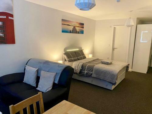 Large Apartment In City Centre With Parking!