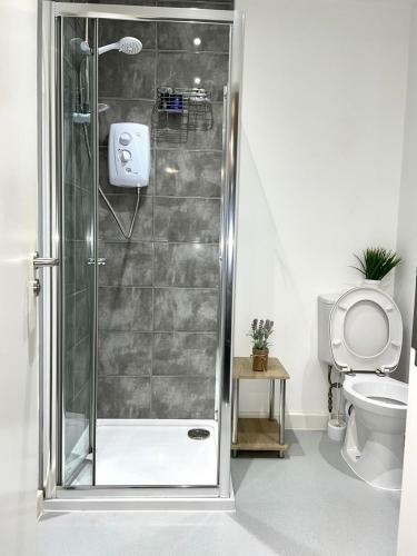 Large Apartment In City Centre With Parking!