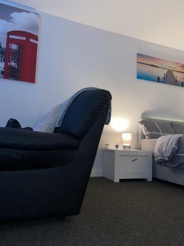 Large Apartment In City Centre With Parking!