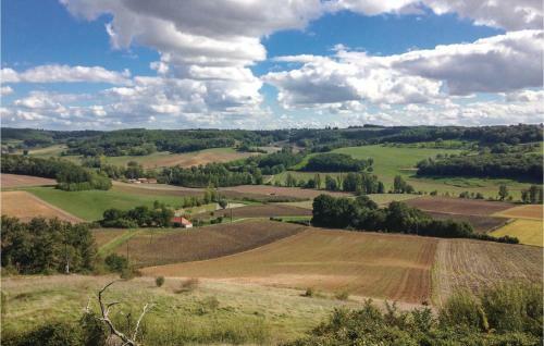 Six-bedroom Holiday Home In Beauville