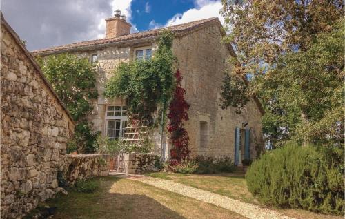 Six-bedroom Holiday Home In Beauville