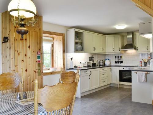 Swallow Cottage - Large Family Cottage With Beautiful Views