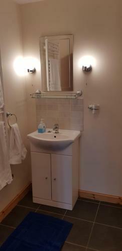 Swallow Cottage - Large Family Cottage With Beautiful Views
