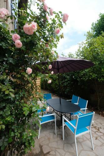 Hostal Hippolyte House