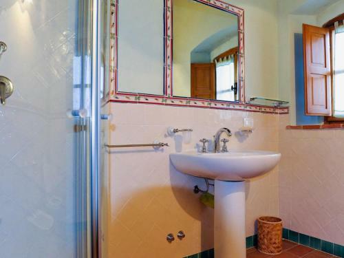 Spacious Villa In Citt� Della Pieve With Pool