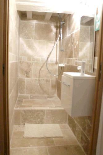 Maison D'une Chambre Avec Spa Et Jardin Clos A Bellechaume