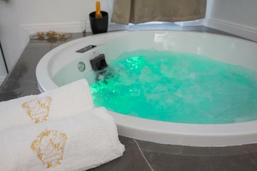 Bed & Breakfast Nm Luxury Suites