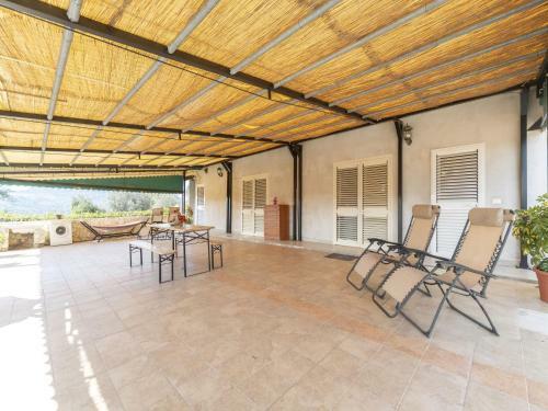 Tasteful Holiday Home In Priverno With Garden