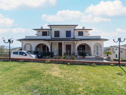 Tasteful Holiday Home In Priverno With Garden