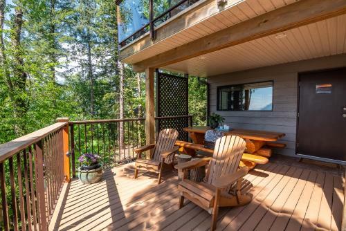 The Fraser River's Edge B&B Lodge