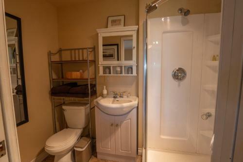The Fraser River's Edge B&B Lodge