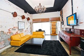 Indulge Apartments - Eighth