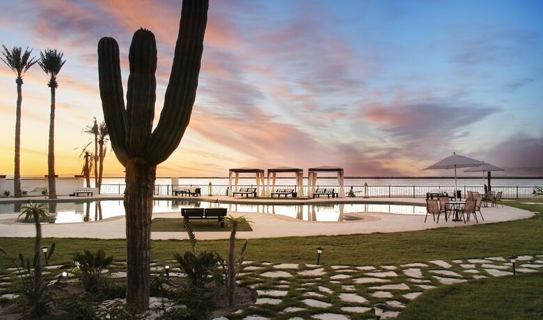Hotel La Posada & Beach Club
