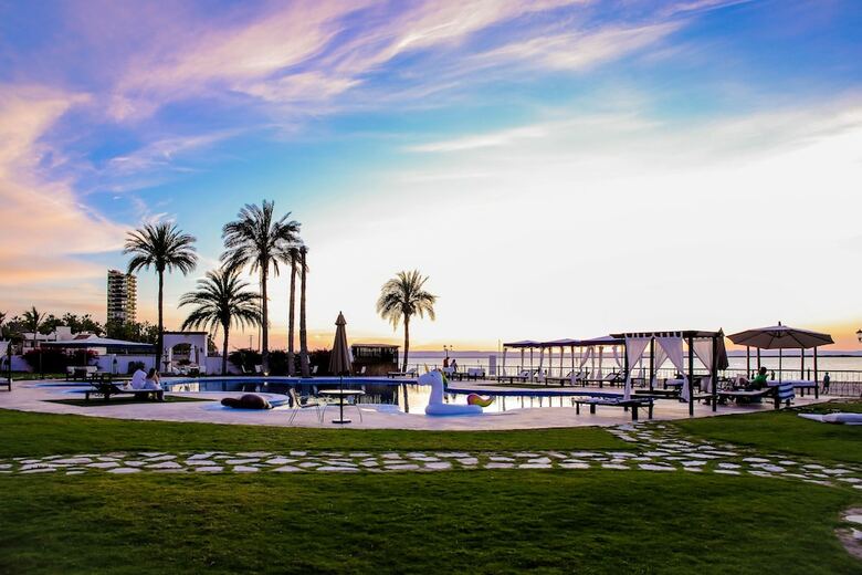 Hotel La Posada & Beach Club