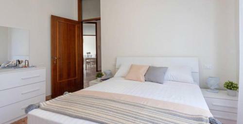 Como Diamond Apartment