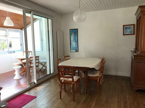 Maison Le Palais, 4 Pi�ces, 5 Personnes - Fr-1-418-183