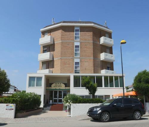 Family Hotel Marina Beach