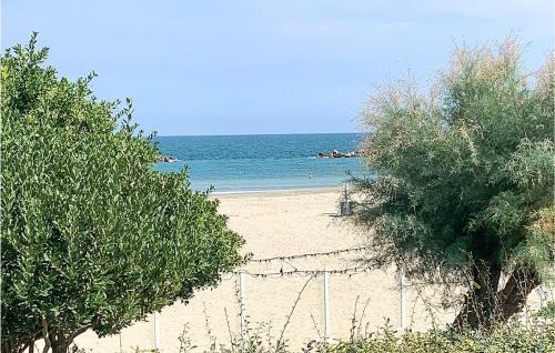 Nice Apartment In Lido Adriano With 4 Bedrooms
