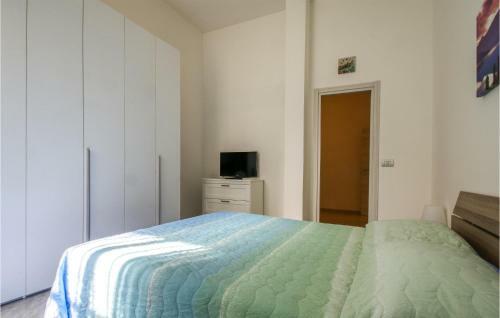 Nice Apartment In Lido Adriano With 4 Bedrooms