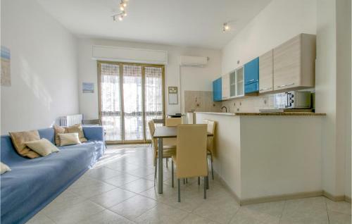 Nice Apartment In Lido Adriano With 4 Bedrooms