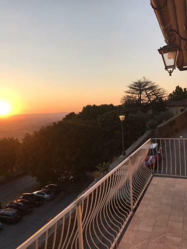 Cortona: Uno Sguardo Sull'infinito