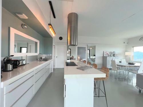 Villa Vue Imprenable Avec Piscine Chauff�e