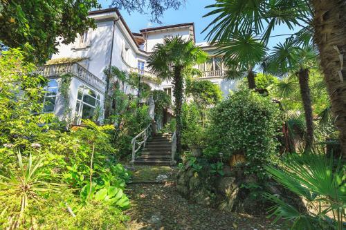 Historical Villa Gina With Magic Lake View