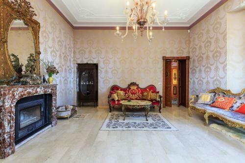 Historical Villa Gina With Magic Lake View