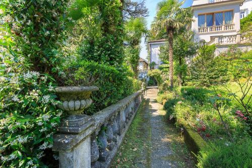 Historical Villa Gina With Magic Lake View