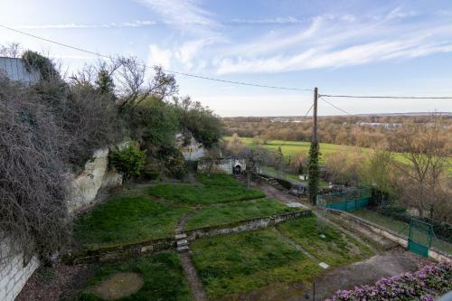 Maison Chaleureuse-grand Jardin-proche Saumur
