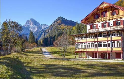 Amazing Apartment In Dobbiaco With Sauna