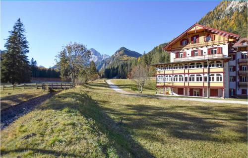 Stunning Apartment In Dobbiaco With Sauna