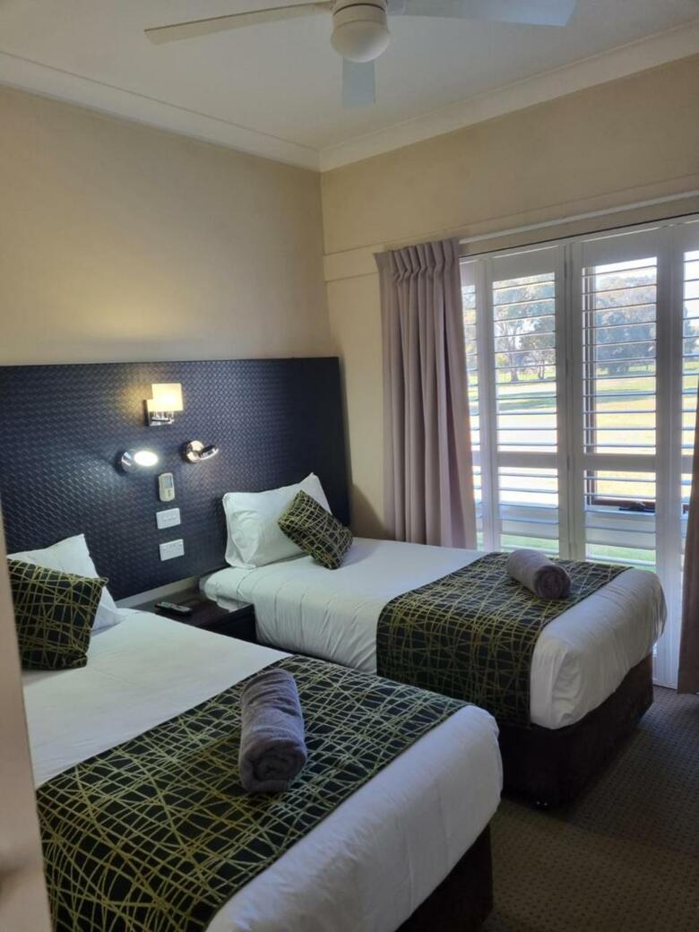 Australian Homestead Motor Lodge