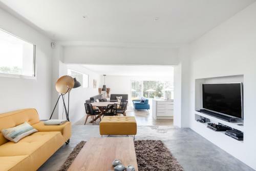 Grande Villa Design Avec Piscine Au Calme