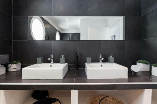 Grande Villa Design Avec Piscine Au Calme