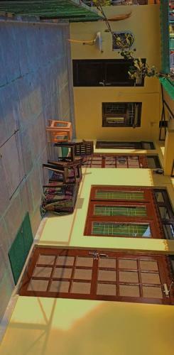 Hostal The Kiwi Shadow Guest House