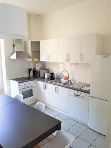 Apartamento Suite Cours Langlet - Vue Sur La Place Lobet - 1c
