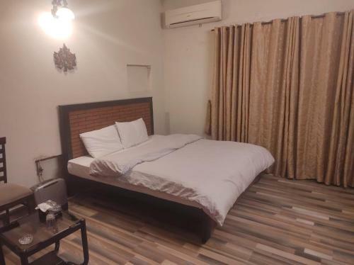 Hostal Budget House