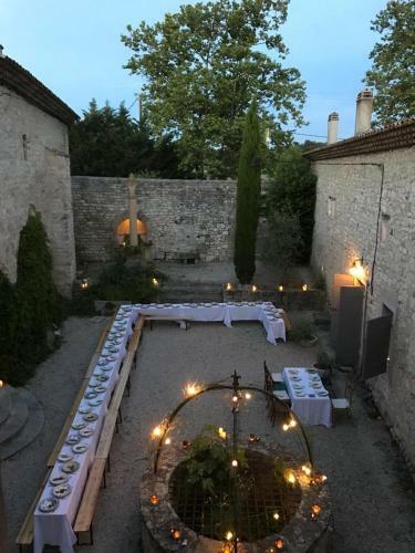 Aile Enti�re Dans Un Prieur� Du 12e Si�cle - 5 Chambres (Chambres D'h�tes)