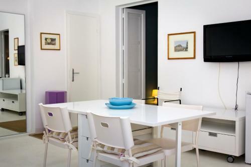 Apartment For 4 People In Donnalucata