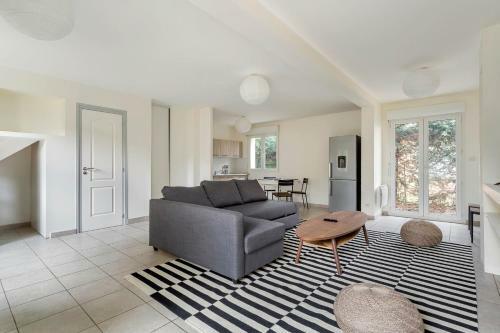 Maison Saint Bonnet De M�re Proche De L'eurexpo